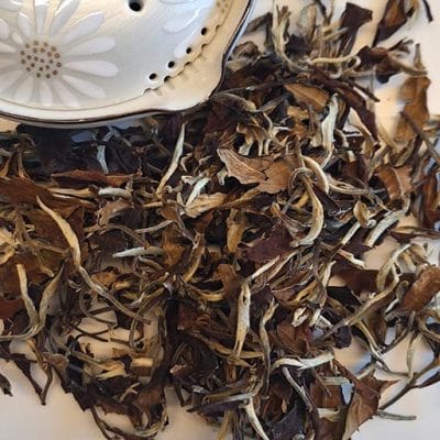 China White Moon – lose Teeblätter, heller Aufguss, eleganter Duft