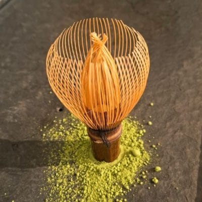 Matchabesen Chasen Shin – handgefertigter Bambusbesen für traditionelle Matcha-Zubereitung
