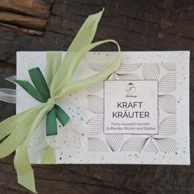 Kräutertee Geschenkset - 4 natürliche Sorten in stilvoller Geschenkbox