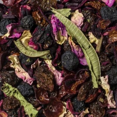 Hibiskus-Cassis Bio – lose Teemischung mit Blüten und Beeren, fruchtig und spritzig